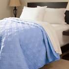 66-40-t-i Trademark Global Solid Color Bed Quilt In Ivory Id