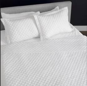 1758370 Adams Home By Jennifer Solana Diamond 3-piece Quilt Set King/cal King - White