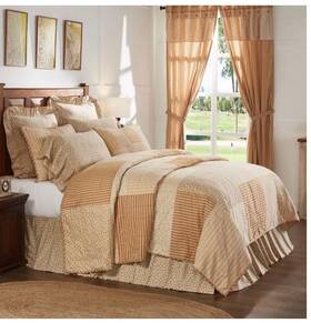 Ut-1822 April & Olive And Queen Size Camilia Patchwork Cotton Quilt Valance Bundle