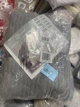 Beatrice Home Fashions 048986871160 Channel Chenille Bedspread King Gray