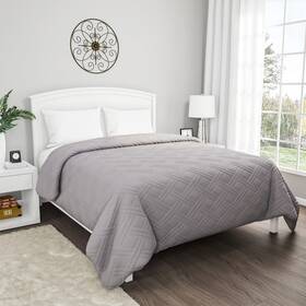Bedford Home 886511525962 Solid Color Bed Quilt - King Silver