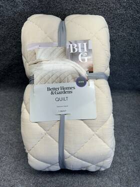 Better Homes & Gardens 041808004845 And Diamond Gauze Quilt Beige King