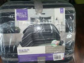 Better Homes & Gardens 041808930069 And King Quilt/black White Stripe 104in 94in 100% Cotton