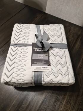 Better Homes & Gardens 041808953488 And Aztec Stripe Quilt Full/queen Blanket Bedding Embroidered