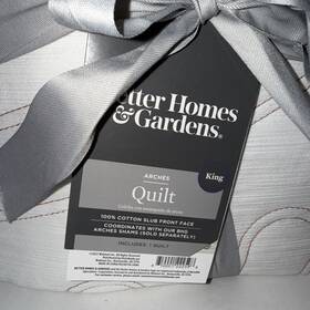 Better Homes & Gardens 086569356116 And White Textured Arched Quilt Bedding King New Embroidered