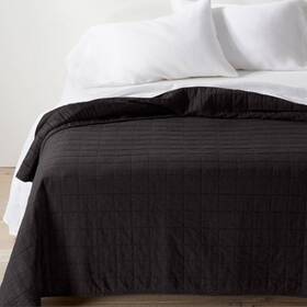 78623029 Casaluna King Heavyweight Linen Blend Quilt Washed Black -