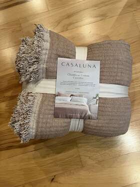 85259827 Casaluna King Chambray Fringed Reversible Cotton Coverlet Natural /warm Brown