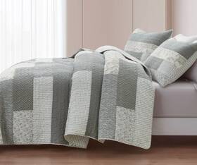 Chezmoi Collection 840079176363 Caleb 3-piece Muted Gray White Ivory Floral Plaid Rectangular Patchwork Quilt