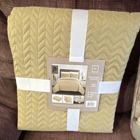 Bqs00316 Chic Home Design Weaverland King Quilt Set Beige Geometric Polyester Quilted