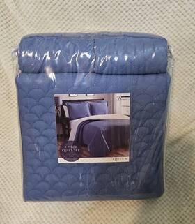 Demi 849183046906 3 Piece Queen Quilt Set Style Color Indigo 1 2 Pillow Shams New