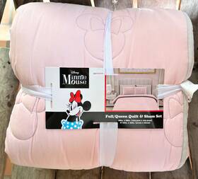 Disney 032281144036 Minnie Mouse Pink Quilt Set - 3-pc Full / Queen Size Includes Shams