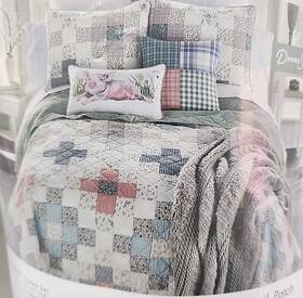 Donna Sharp 754069674008 New April Patch Quilt Set. Queen Set