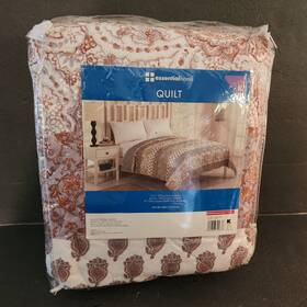 Essential Home 041808794876 Kmart Paisley Floral King Size Quilt New 104 In X 86