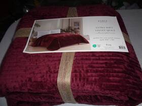 Fable 889459563324 Collection King Ultra Soft Velvet Quilt 102 Inch X 88 With Prewashed Reverse