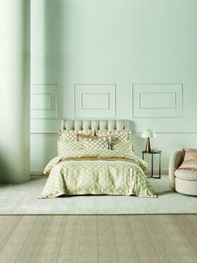 01703j648 Grace By Linen House Valeria Quilt Cover Set Champagne - Queen
