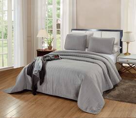 Grandlinen 039853714611 3-piece Queen Size Quilt Set. Catena Bedding In Solid Grey/grey. 90 X