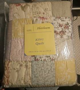 Home Trends 081806080045 New Heirloom Anna King Quilt 100x92 Inch