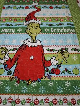 5269 Homemade Grinch Lap Quilt
