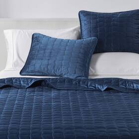 94108328 Isla Jade Twin/twin Extra Long Stitch Velvet Quilt Bedding Set Navy Blue
