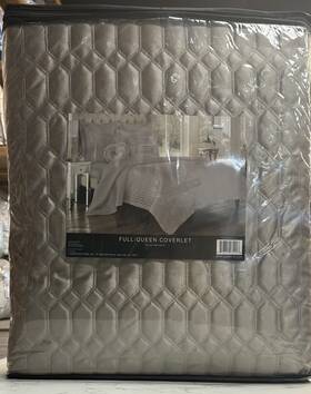 J. Queen 846339074998 Satinique Full / Quilted Coverlet Silver