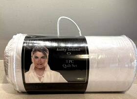 Ki-2024-wt Kathy Ireland 3 Piece White Quilt Set Size Queen And 2 Pillow Shams