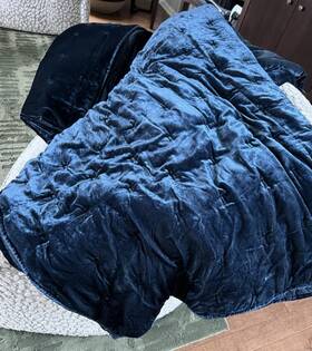 1534075 King West Elm Lush Velvet Tack Stitch Midnight Blue Quilt And 3 Standard Shams