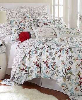 Q37100 Levtex Home Holiday Collection Holly 3 Pc. Full / Queen Cotton Quilt Set