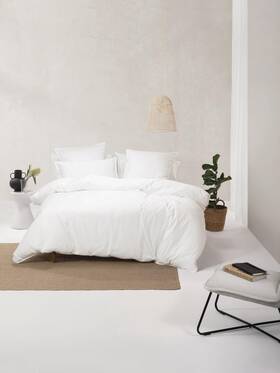 01703g119 Linen House Nara Quilt Cover Set White - Queen