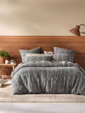 01703l558 Linen House Seren Quilt Cover Set - Queen