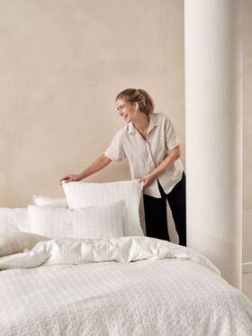 01704l649 Linen House Vista Quilt Cover Set White - King