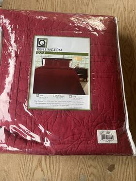 Livingquarters 888252293643 Living Quarters Kensington Quilt Twin Garnet New