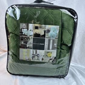Madison Park 086569255051 Harper Quilt Set Velvet Casual Geometric Stitching Full/queen