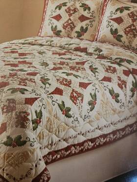 Mainstays 041808677247 King Quilt And Sham Set - Poinsettia Ring -christmas- 101 Inch X 86