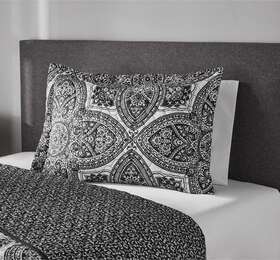 E2j005s60bkw Mainstays Reversible Light-weight Black And White Medallion Quilt King Sham Machine Washable