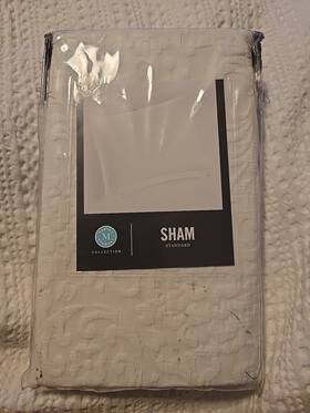 100140165st Martha Stewart Collection Scroll Matelasse Sham Standard White