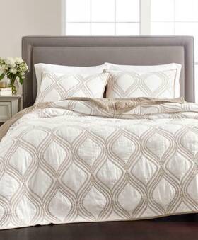 Martha Stewart 636202791844 Gramercy Gate Reversible Queen Quilt Bedspread Latte Taupe Beige