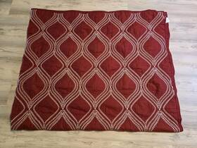 Martha Stewart 732994476201 King Quilt Red Gramercy Gate Embroidered Reversible 106 Inch 92