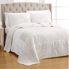 102x118in Martha Stewart 733002270576 Wedding Rings Pieced Queen Size Bedspread Floor Length