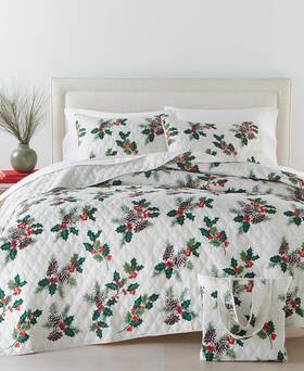 Martha Stewart 733003193973 Collection Holly Berry King 4-piece Quilt Bag Set