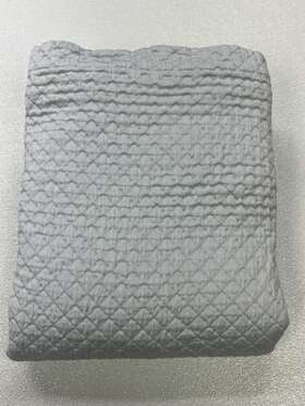 M087 Matouk Nadia 500 Thread Count Full / Queen Coverlet Pool Preowned With Defect