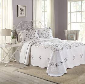 Modern Heirloom 041808667378 Gwen Bedspread - Queen White 102x118ftft