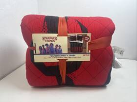 Netflix 032281233334 Stranger Things Full Queen Quilt And Shams Tv Show 86in X 90in Bedding