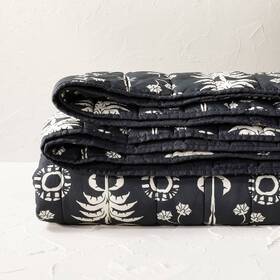 83685912 Opalhouse Designed With Jungalow King Palm Frond Printed Quilt Black/off-white -