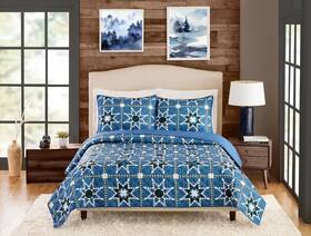 Peking Handicraft 041808539026 Happy Holidays Geometric Star 3-piece Microfiber Quilt Set