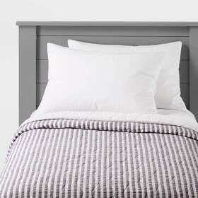 80775363 Pillowfort Twin Chambray Stripes Kidsft Quilt Black -