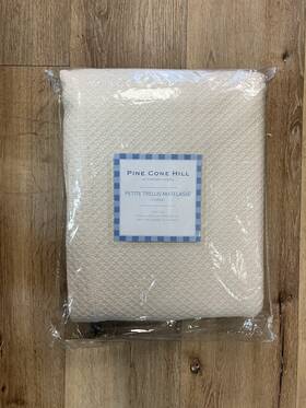 M8ptik Pine Cone Hill Annie Selke Petite Trellis Matelasse Coverlet L King Size Ivory