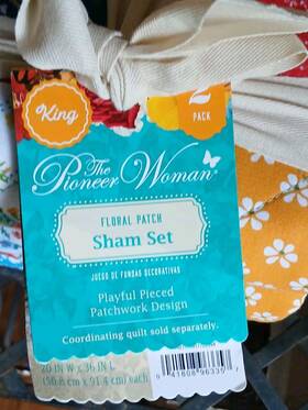 Pioneer Woman 041808963357 New With Tags The Floral Patch 2 Piece Quilt Sham Set King Size