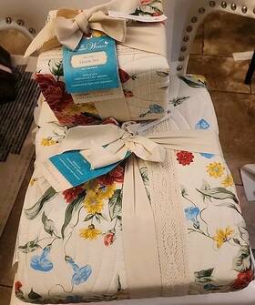 Pioneer Woman 810001222666 Sweet Rose King Size Embroidered Quilt And Two Shams Set