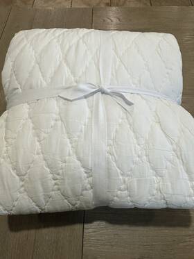 115997 Pottery Barn Cocoon Queen Full Quilt White