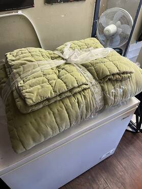 1290533 Pottery Barn Washed And Dry Cleaned Velvet Handcrafted Quilt Queen Light Green